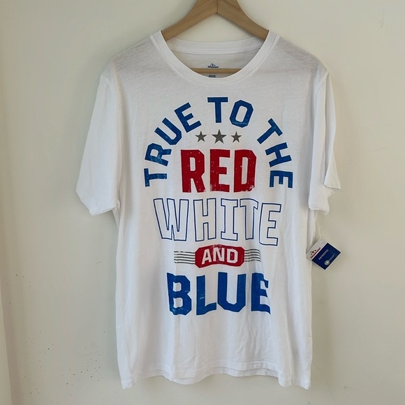 RED White And Blue Patriotic Tee Shirt Men’s Size Large - Picture 1 of 9